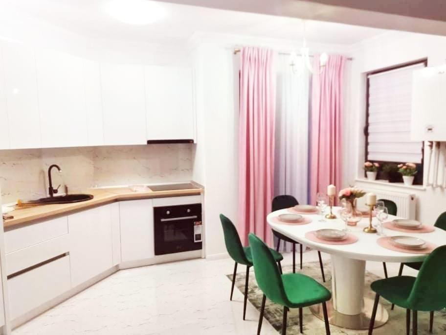 Grazzia Deluxe Apartments นาโวดาริ ภายนอก รูปภาพ